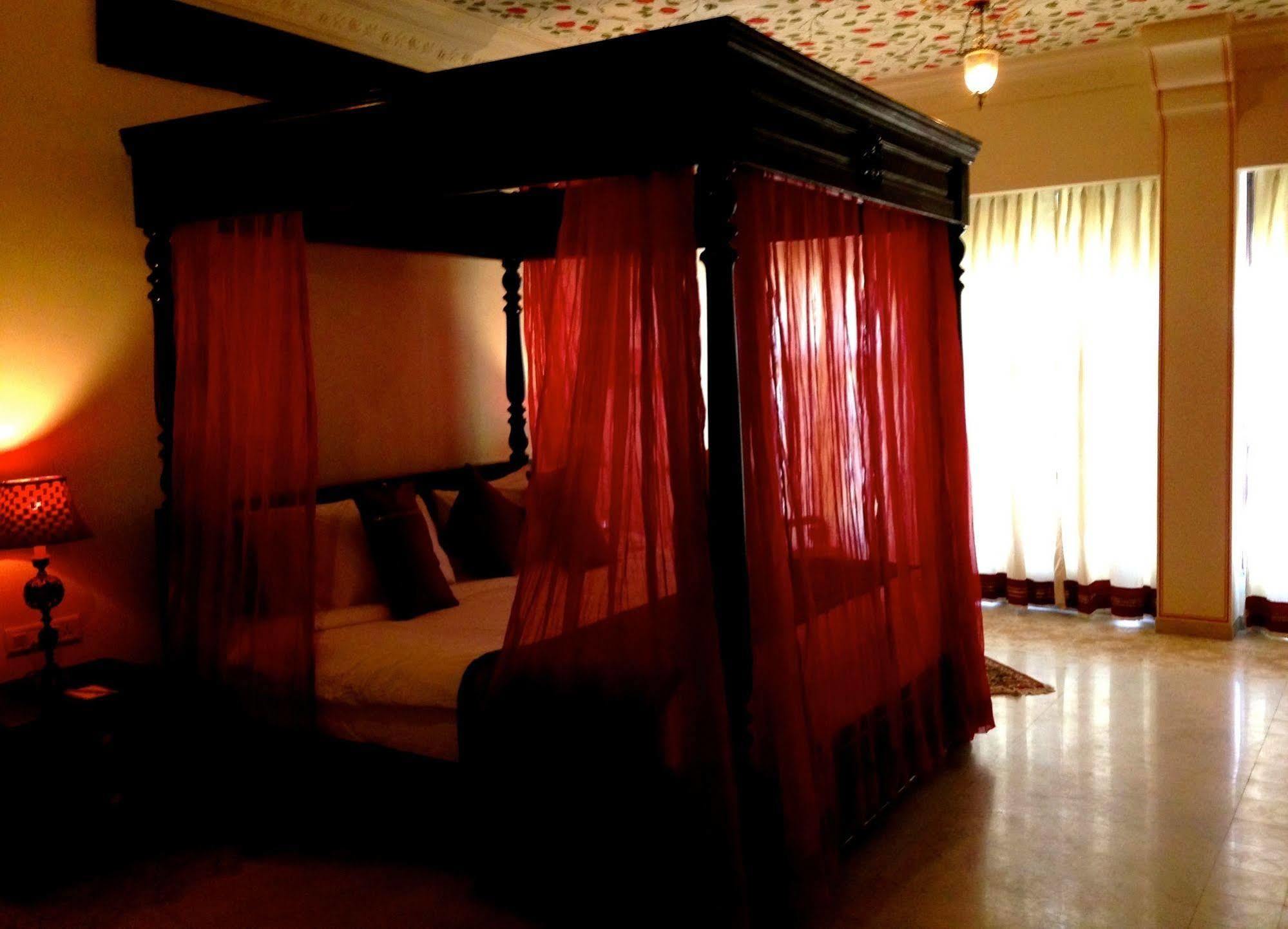 Treehouse Anuraga Palace サワイ・マドプール エクステリア 写真